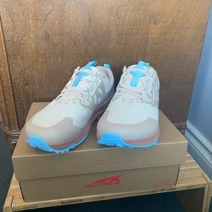 Brand new Altra Lone Peak 7